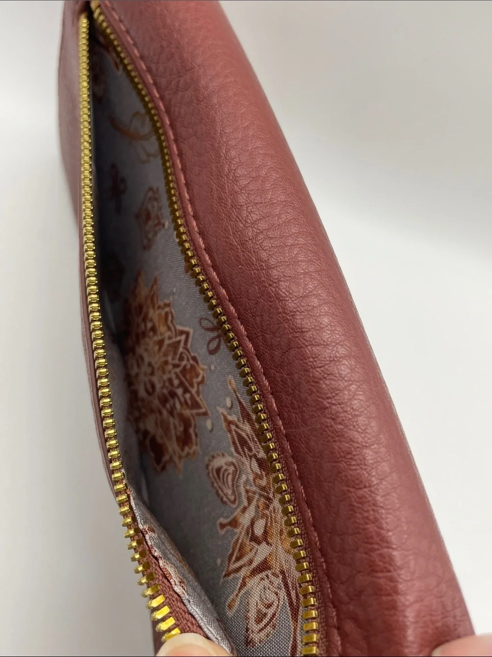 HOBO Wade Women's Leather Tri-fold Wallet in Burgundy